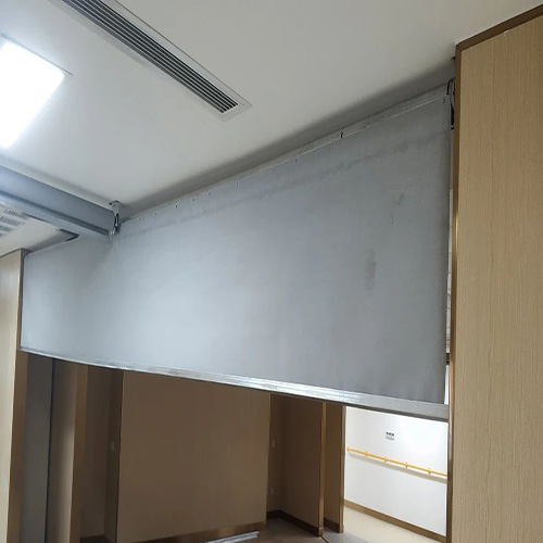 电动挡烟垂壁安装展示.jpg